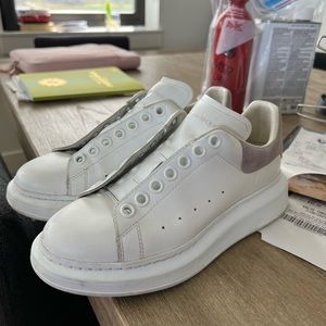 7.5 ALEXANDER MCQUEEENS